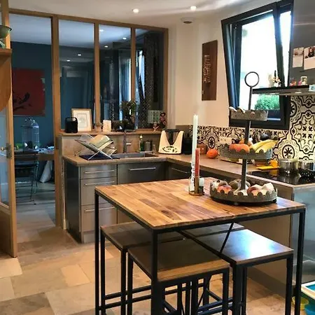 - Grande Maison Avec Piscine - 8/10 Pers. *