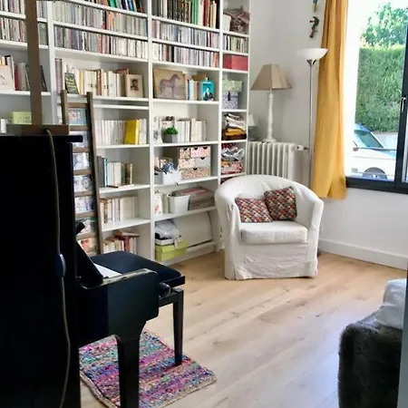- Grande Maison Avec Piscine - 8/10 Pers. Villa *